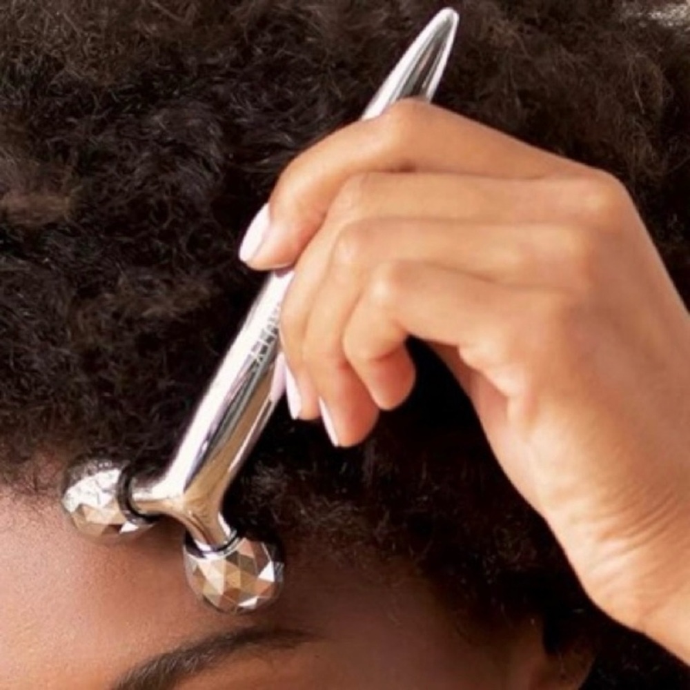 Plum Beauty Facial Roller - Picture 3 of 7